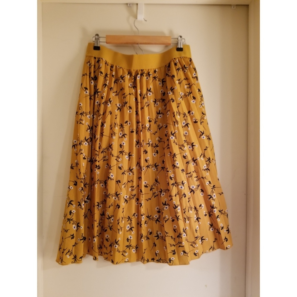 Pleated Floral Skirt